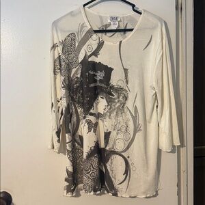 Jostar White and Gray Top